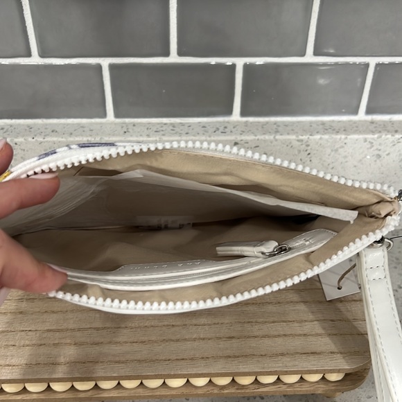 New Rae Dunn HELLO SUNSHINE Wristlet Clutch Bag - Picture 4 of 8